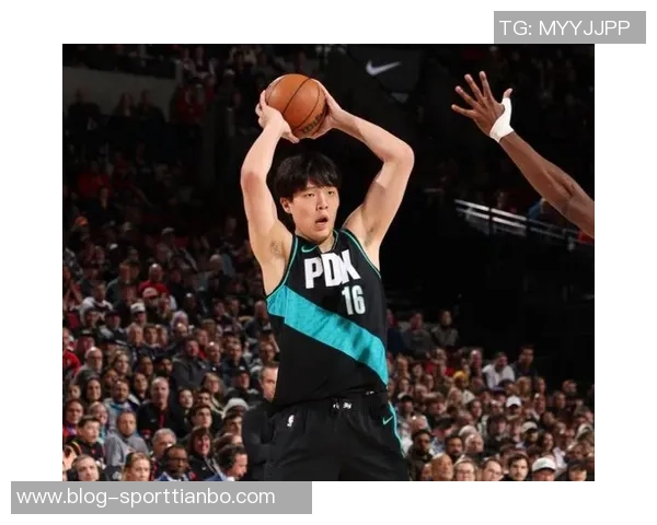 媒体人评论杨瀚森表现出色却遭黑子攻击引发热议 媒体人评论杨瀚森表现出色却遭黑子攻击引发热议