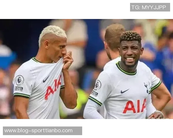 埃默森谈米兰负面新闻多于C罗留队非明智之举 埃默森谈米兰负面新闻多于C罗留队非明智之举